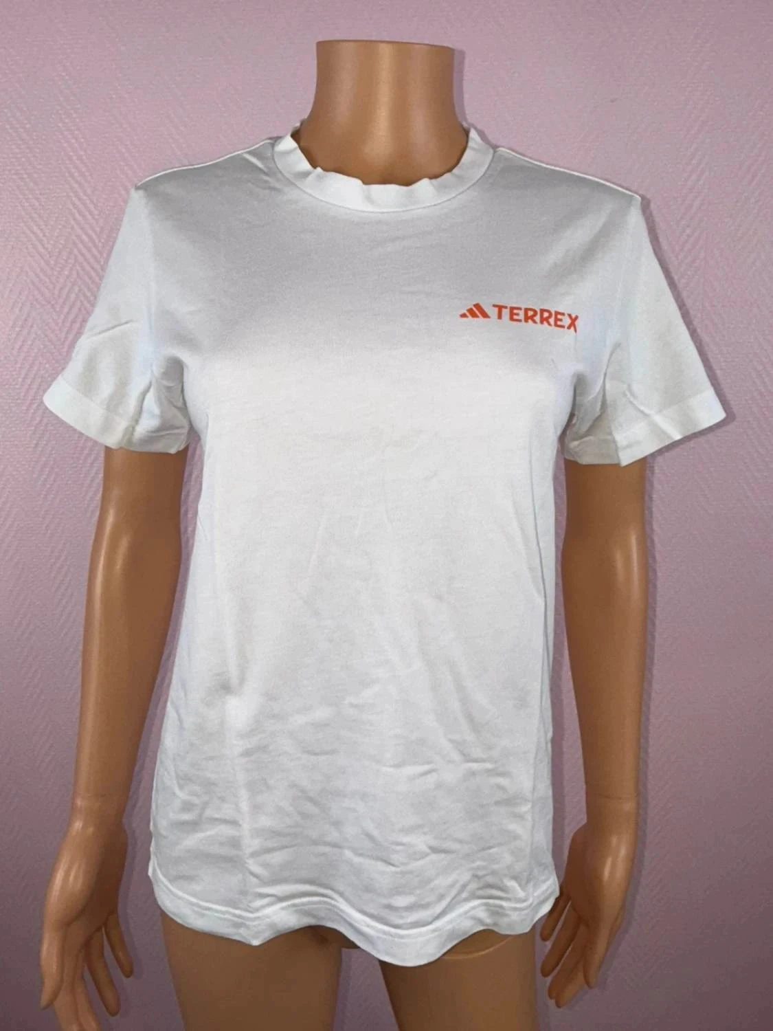 T-shirt feminino adidas limpo pouco usado tamanho s – photo 2